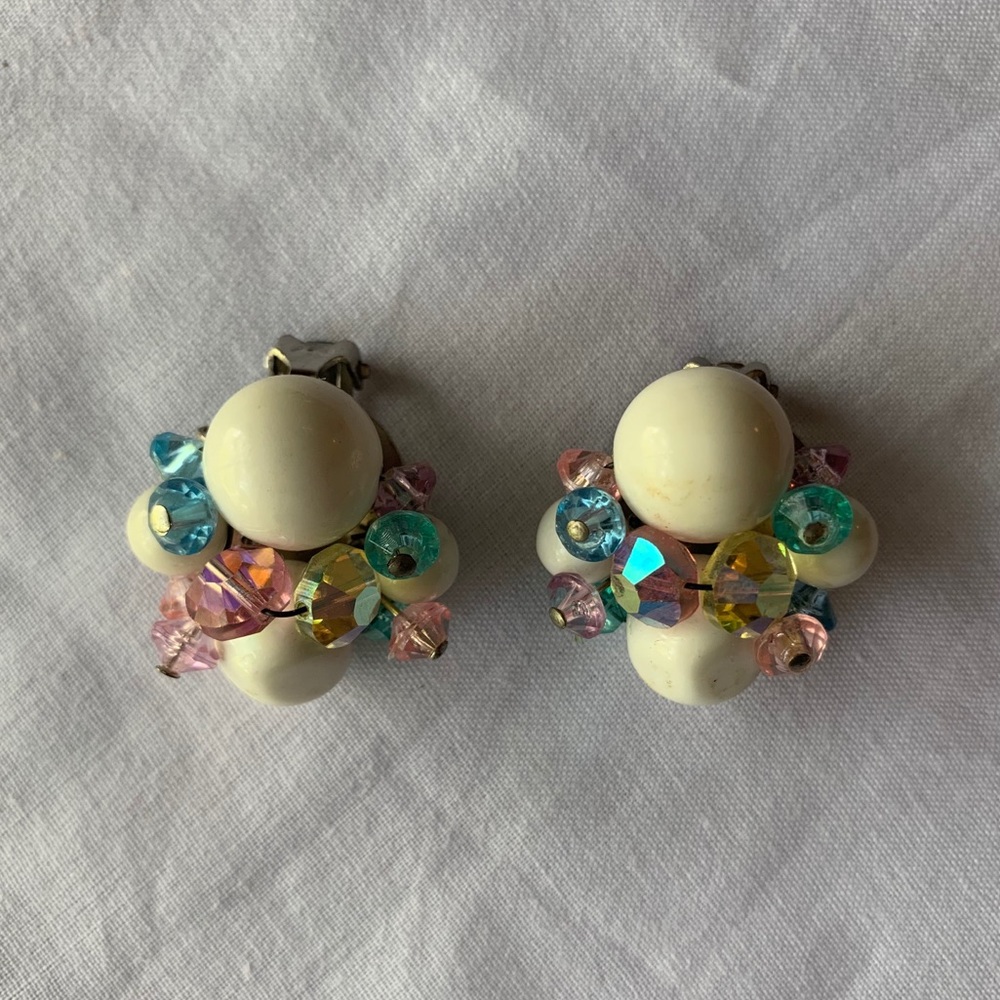 Vintage 50s beaded clip-on earrings